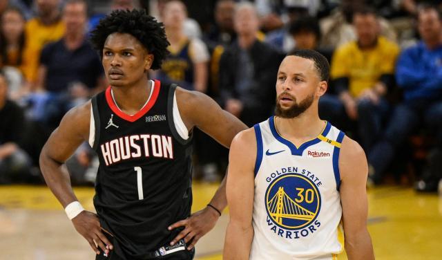 37岁库里的英雄之夜！火箭包夹+手臂挂彩拦不住他